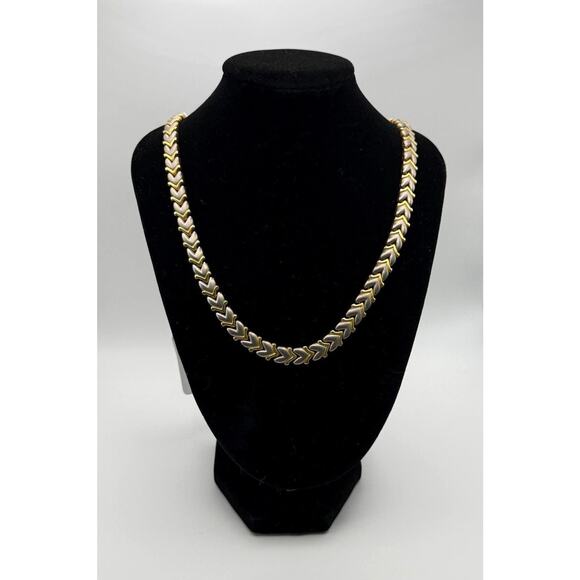 Vintage 1980s Two-Tone Chevron Link Collar Necklace - Picture 1 of 6